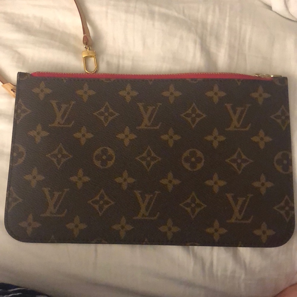 Louis Vuitton pivoine pochette from Neverfull.
